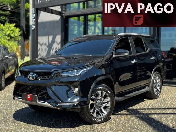TOYOTA HILUX SW4 2.8 D-4D TURBO DIESEL SRX PLATINUM 7L 4X4 AUTOMÁTICO